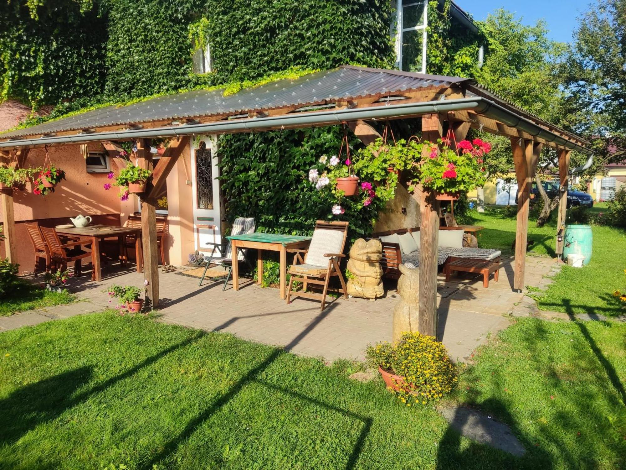 Apartment In Blossom Garden Nove Mesto pod Smrkem Bagian luar foto